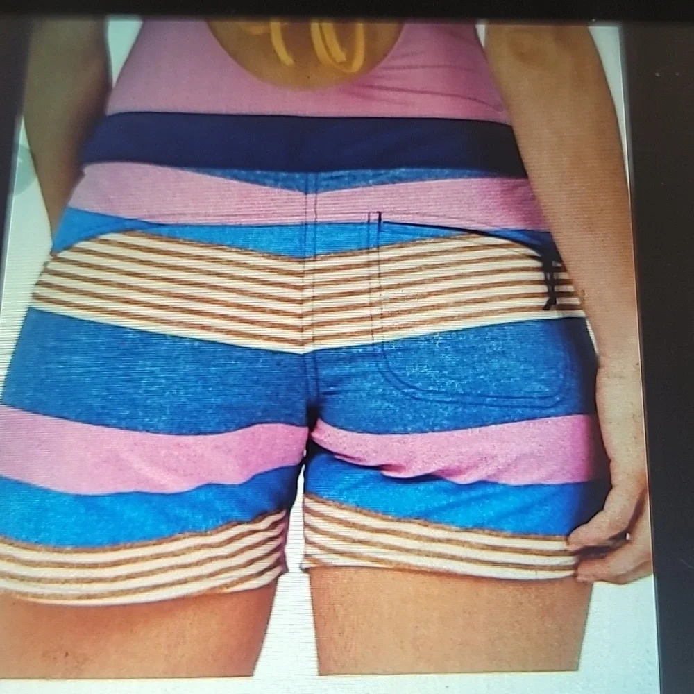 Women's Patagonia Wave Maker Board Surfing short Pink & Blue Stripe SZ 8 - Picture 14 of 15